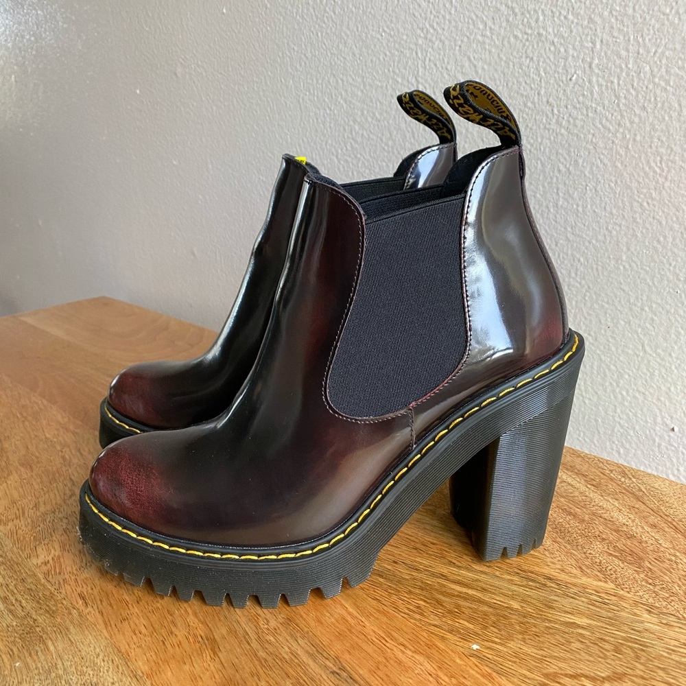 Hurston Women’s Leather Heeled Chelsea Boots